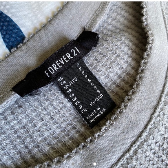 🤍 Cute waffle textured top 🤍 - Picture 4 of 4